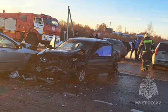 13 человек пострадали в массовом ДТП в Родниковском районе